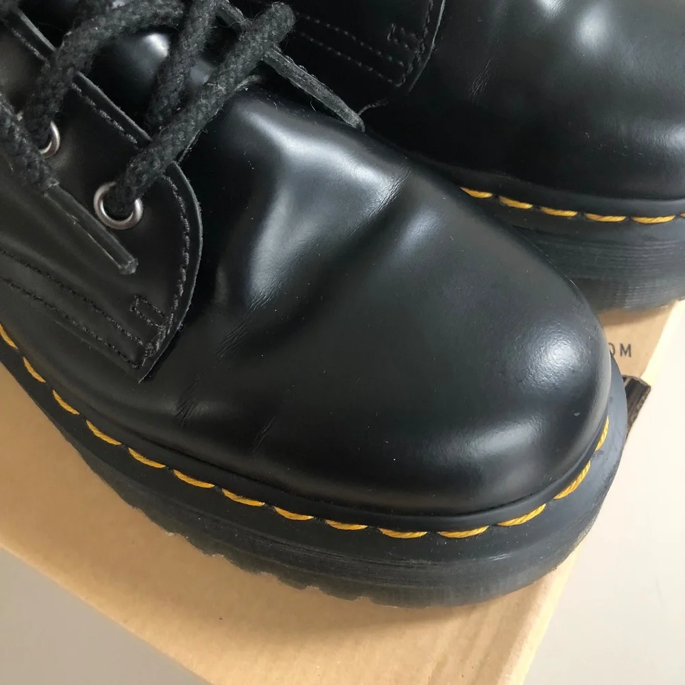 Dr. Martens Jadon Smooth Leather Platform Boots (W 8, M7)